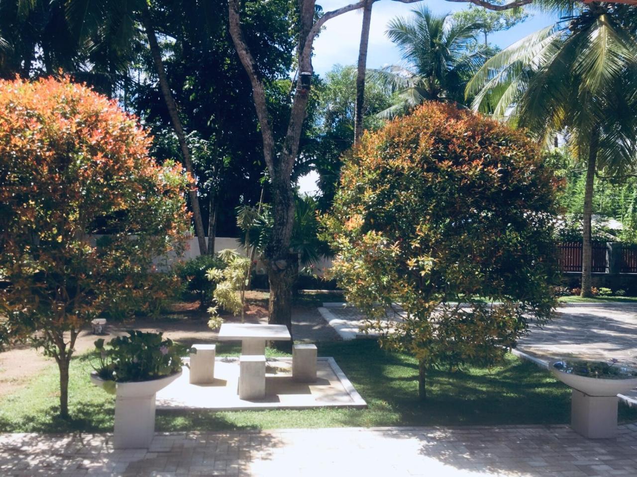 Casa Blanca Hotel Ahangama Exterior photo