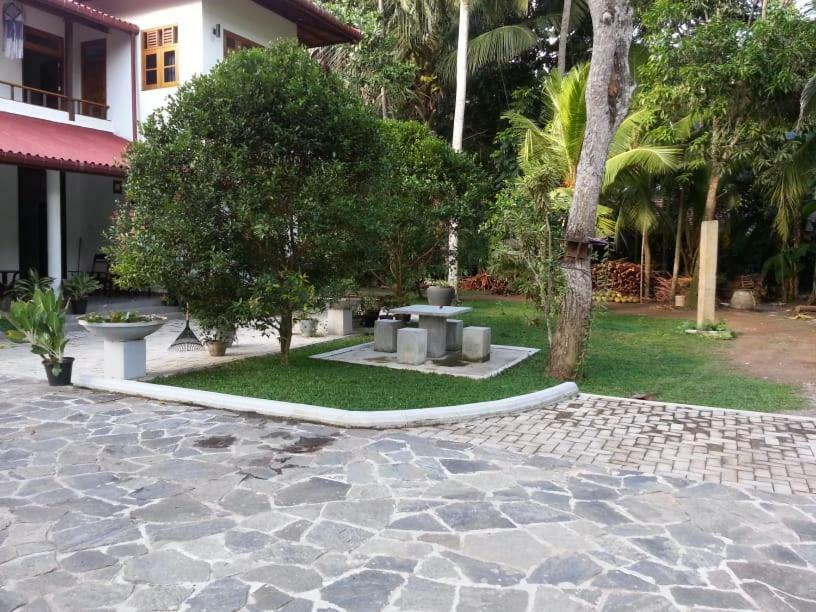 Casa Blanca Hotel Ahangama Exterior photo
